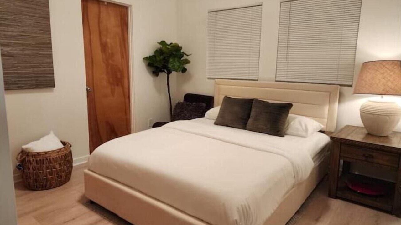 Photo of Bedroom in Gas Lamp Section
