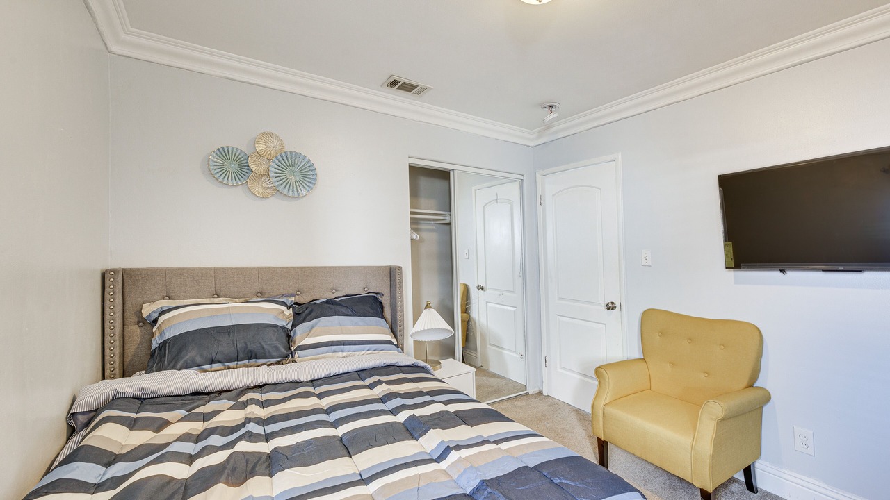 Photo of Bedroom in Compton
