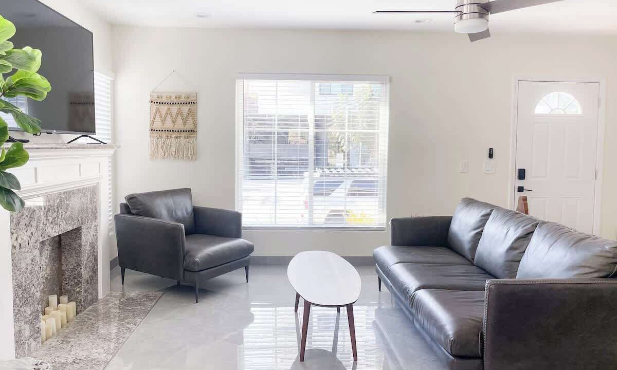 Photo of Livingroom in University Heights