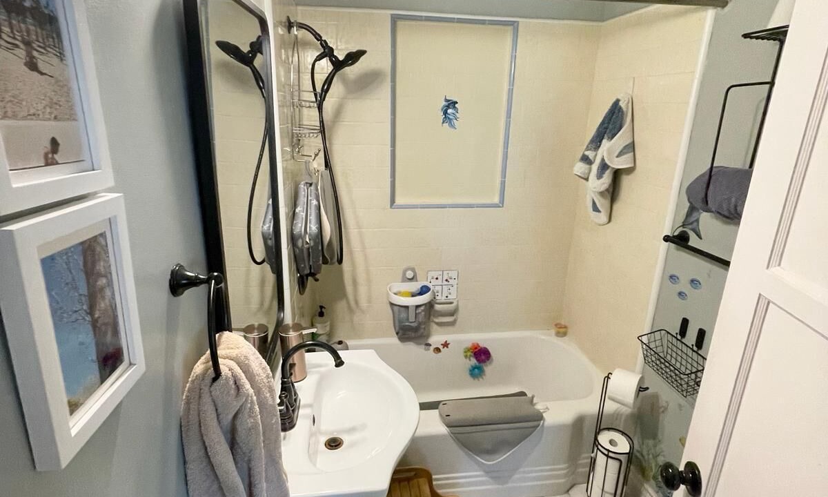 Photo of Bathroom in NoHo Arts District