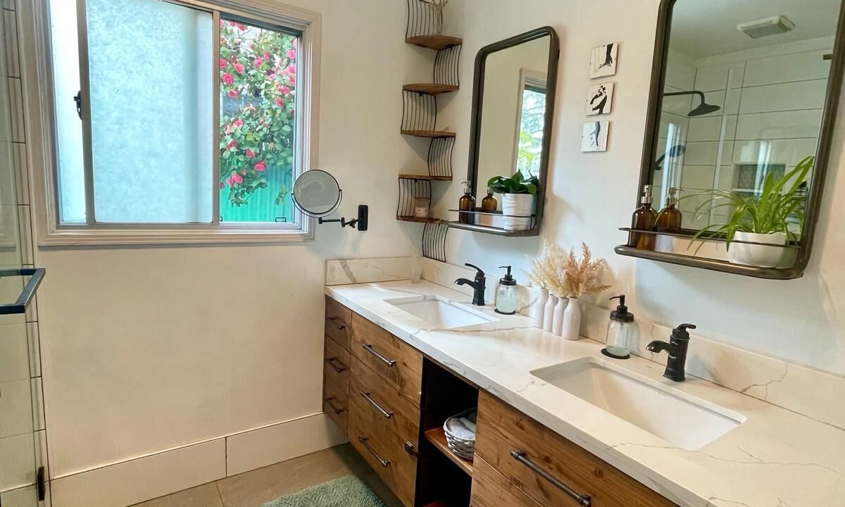 Photo of Bathroom in NoHo Arts District
