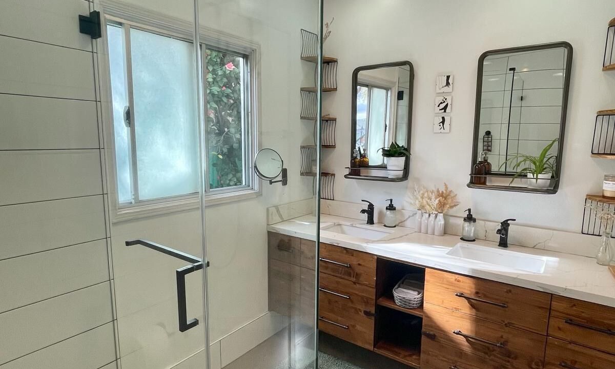 Photo of Bathroom in NoHo Arts District
