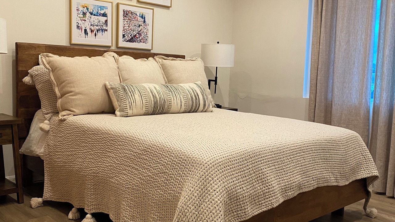 Photo of Bedroom in Warner Center