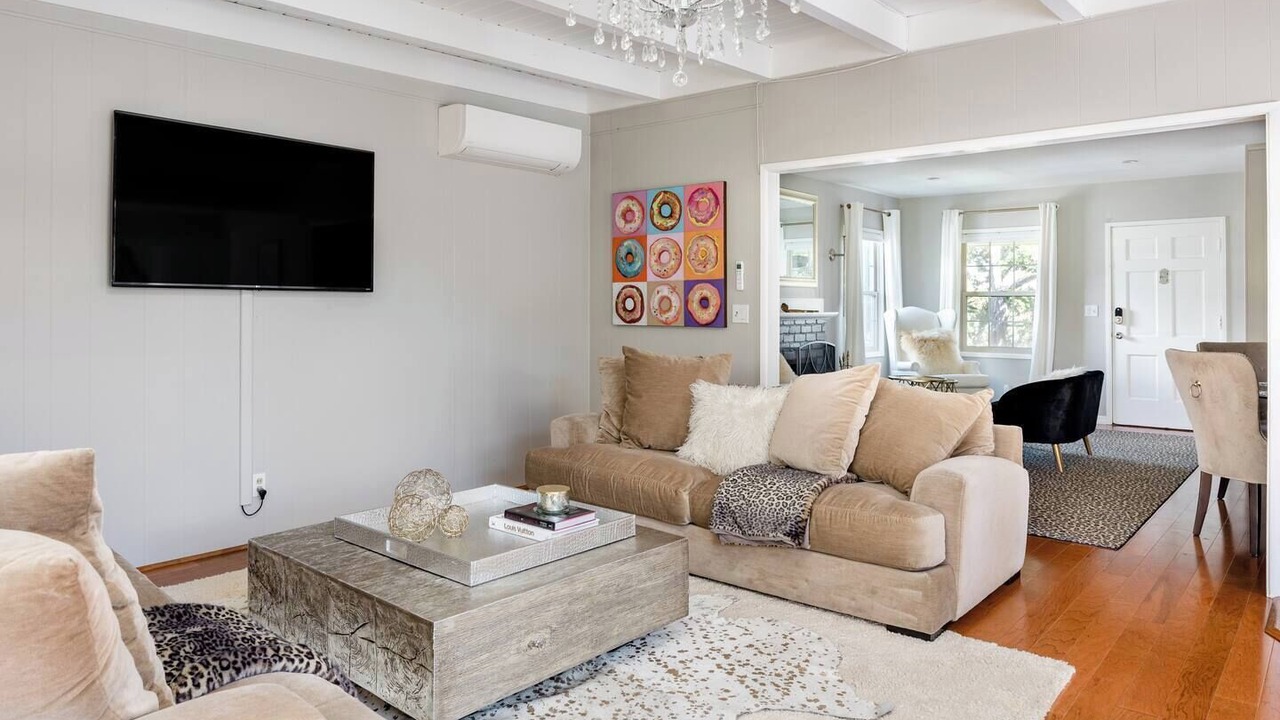 Photo of Bedroom in Bixby Knolls