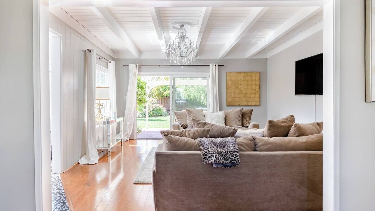 Photo of Bedroom in Bixby Knolls