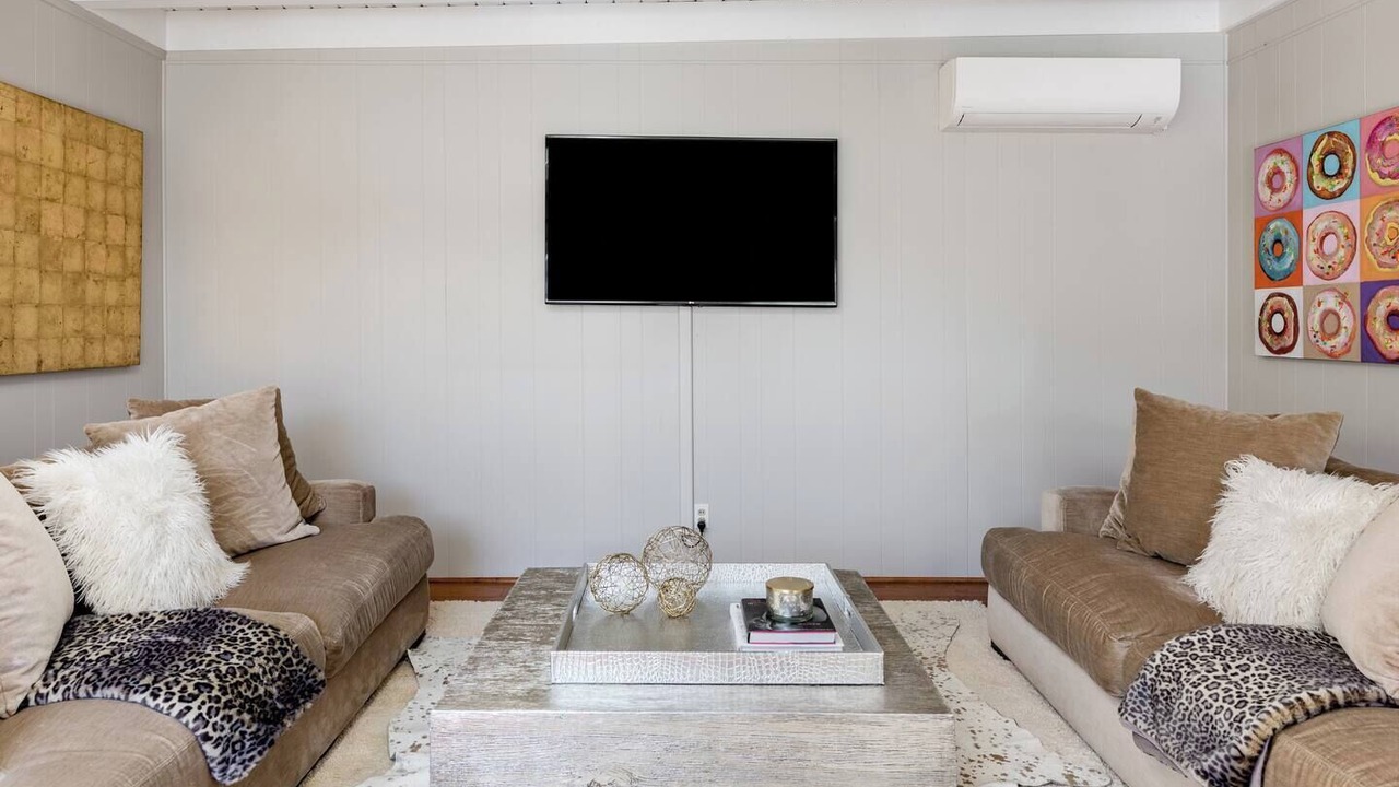 Photo of Bedroom in Bixby Knolls