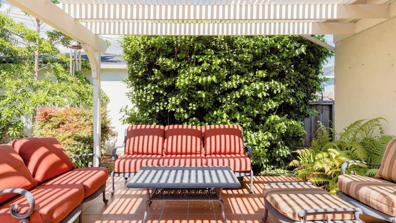 Photo of Bedroom in Bixby Knolls