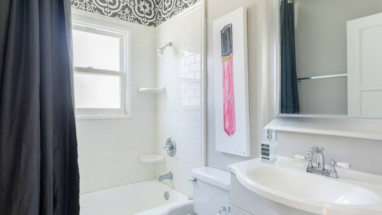 Photo of Bathroom in Bixby Knolls