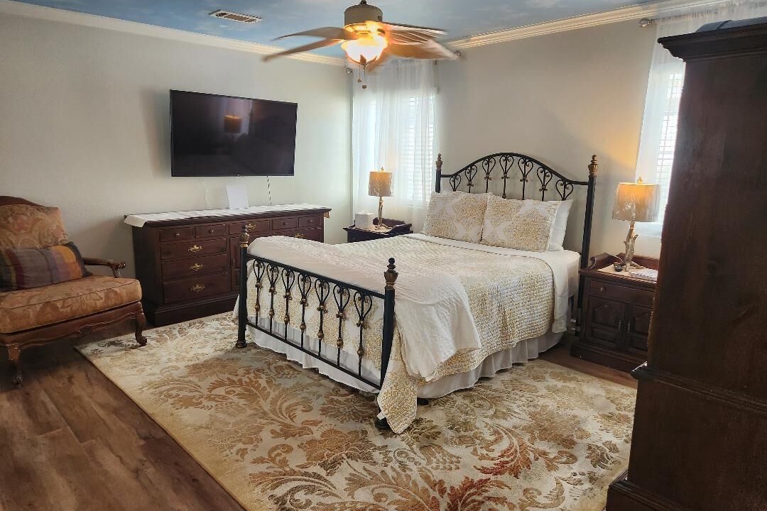Photo of Bedroom in Downey