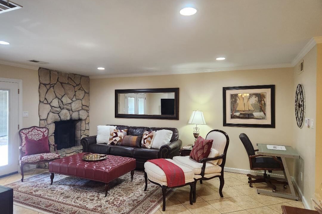 Photo of Livingroom in Downey