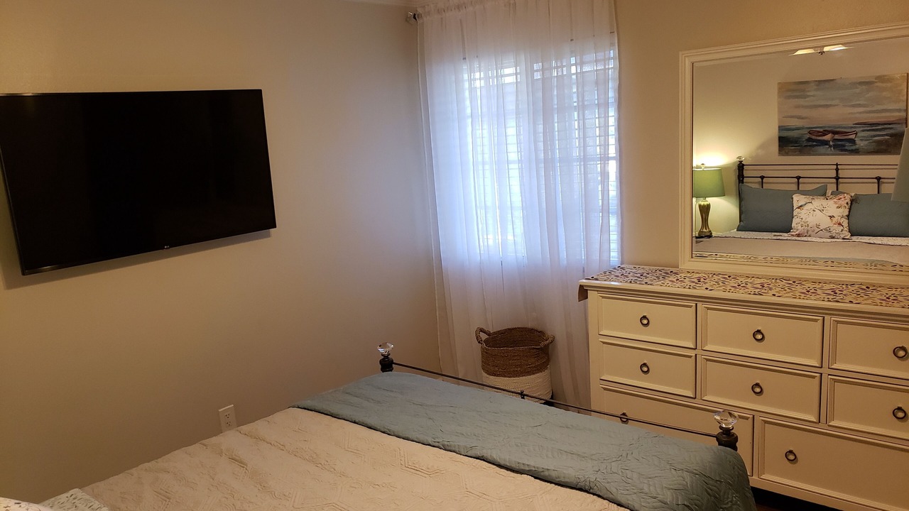 Photo of Bedroom in Downey