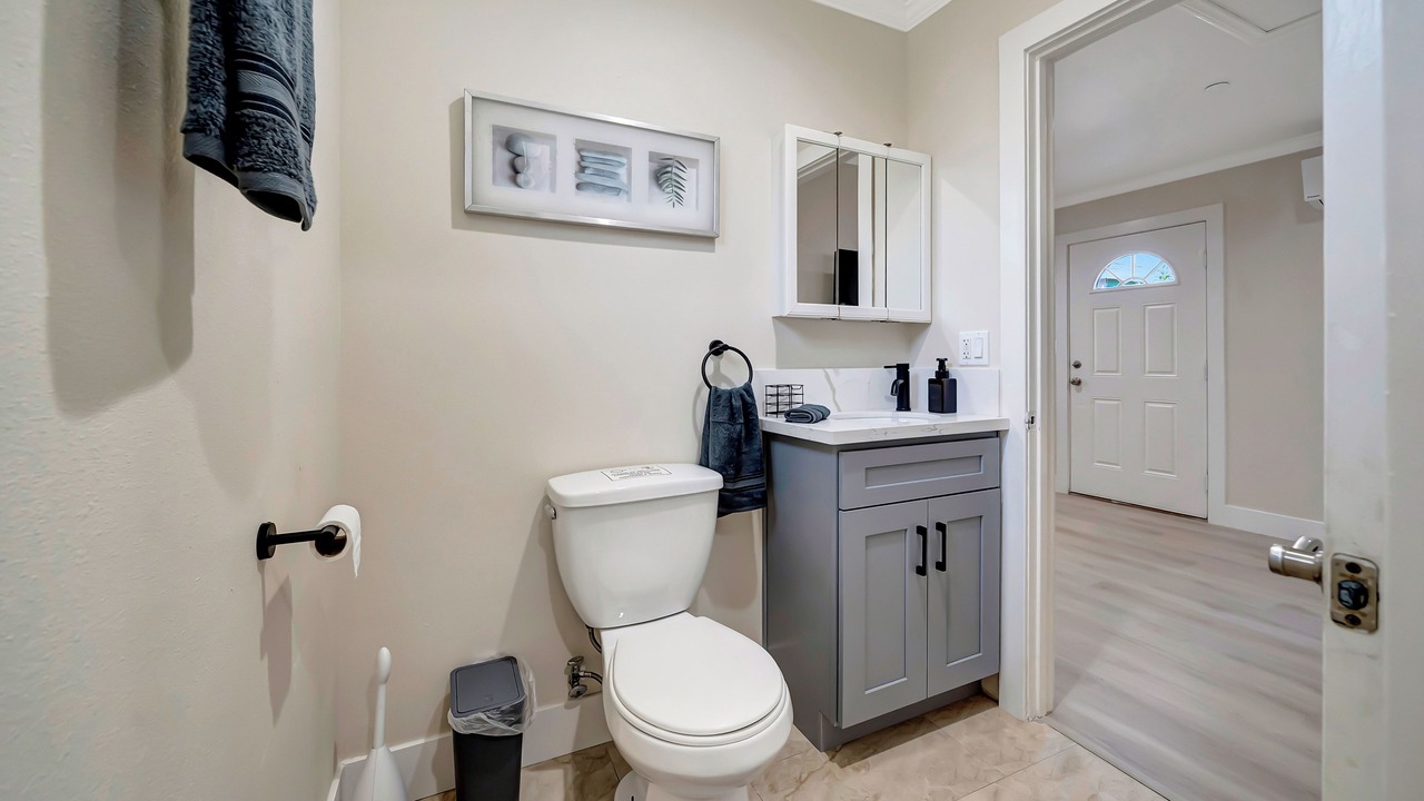 Photo of Bathroom in Tarzana