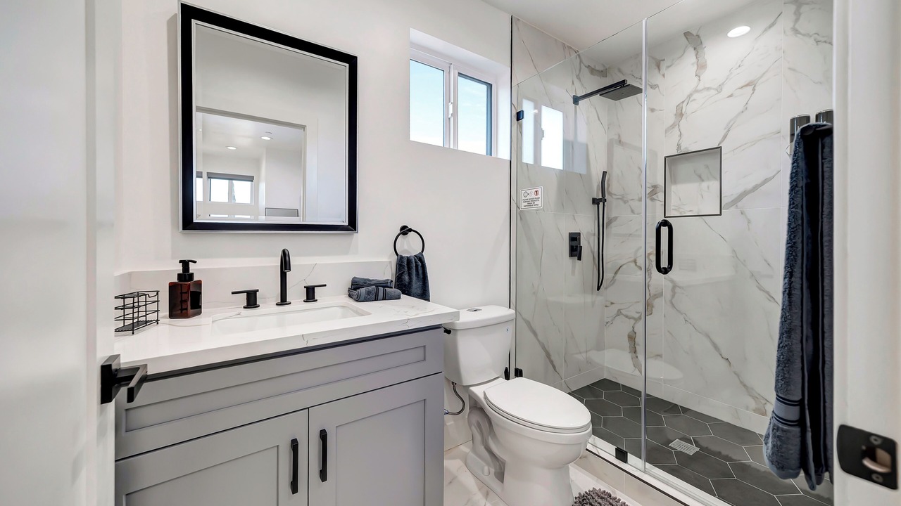Photo of Bathroom in Tarzana
