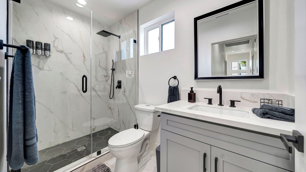 Photo of Bathroom in Tarzana