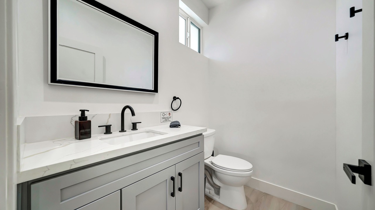 Photo of Bathroom in Tarzana