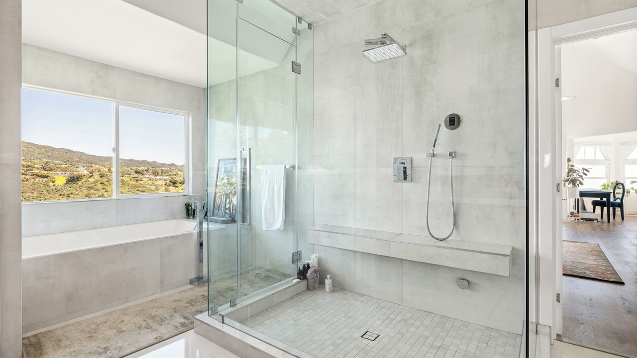 Photo of Bathroom in Pacific Palisades