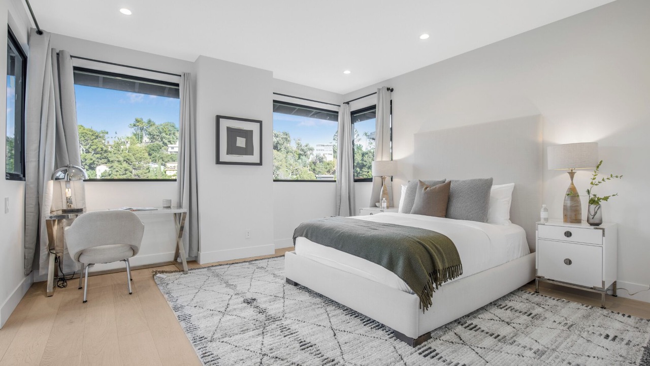 Photo of Bedroom in Hollywoodland