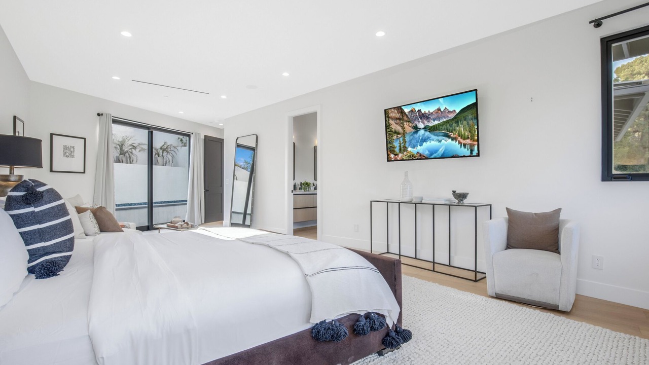 Photo of Bedroom in Hollywoodland