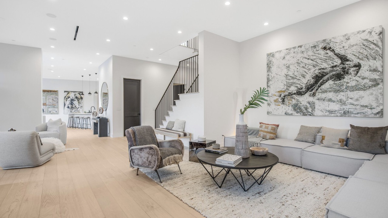 Photo of Livingroom in Hollywoodland