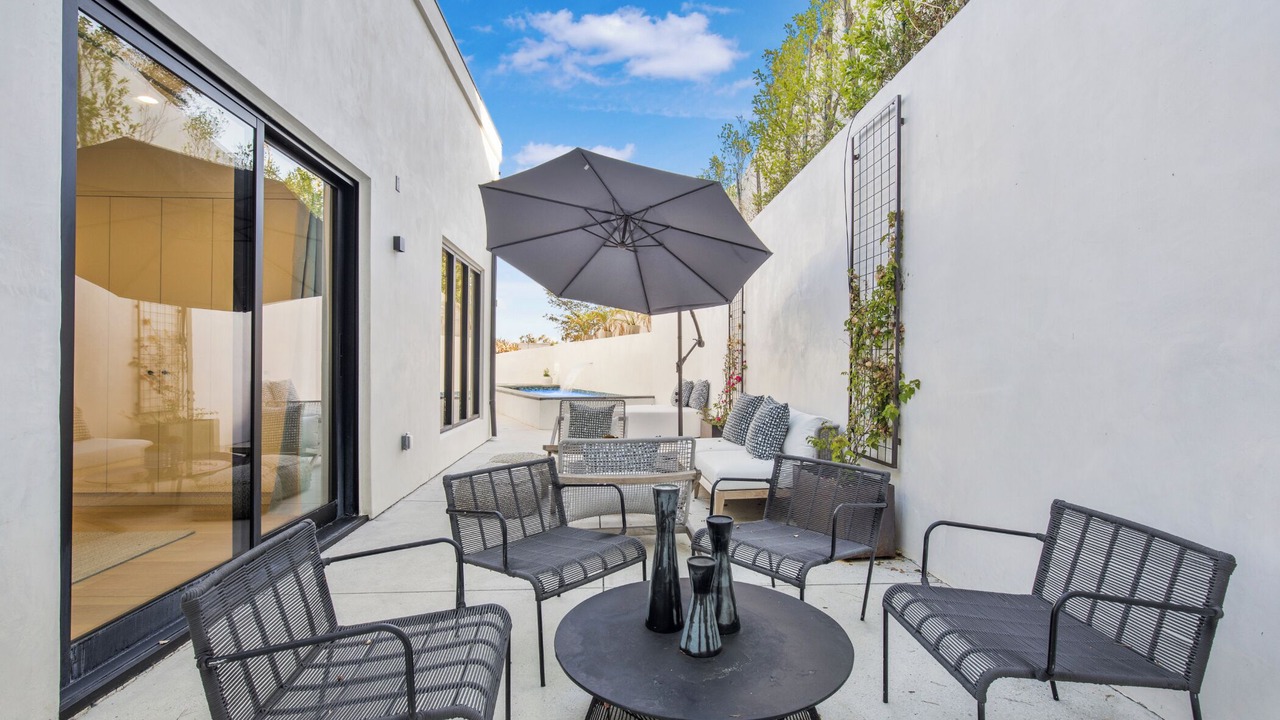 Photo of Patio Balcony in Hollywoodland