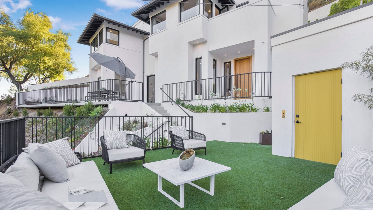 Photo of Patio Balcony in Hollywoodland