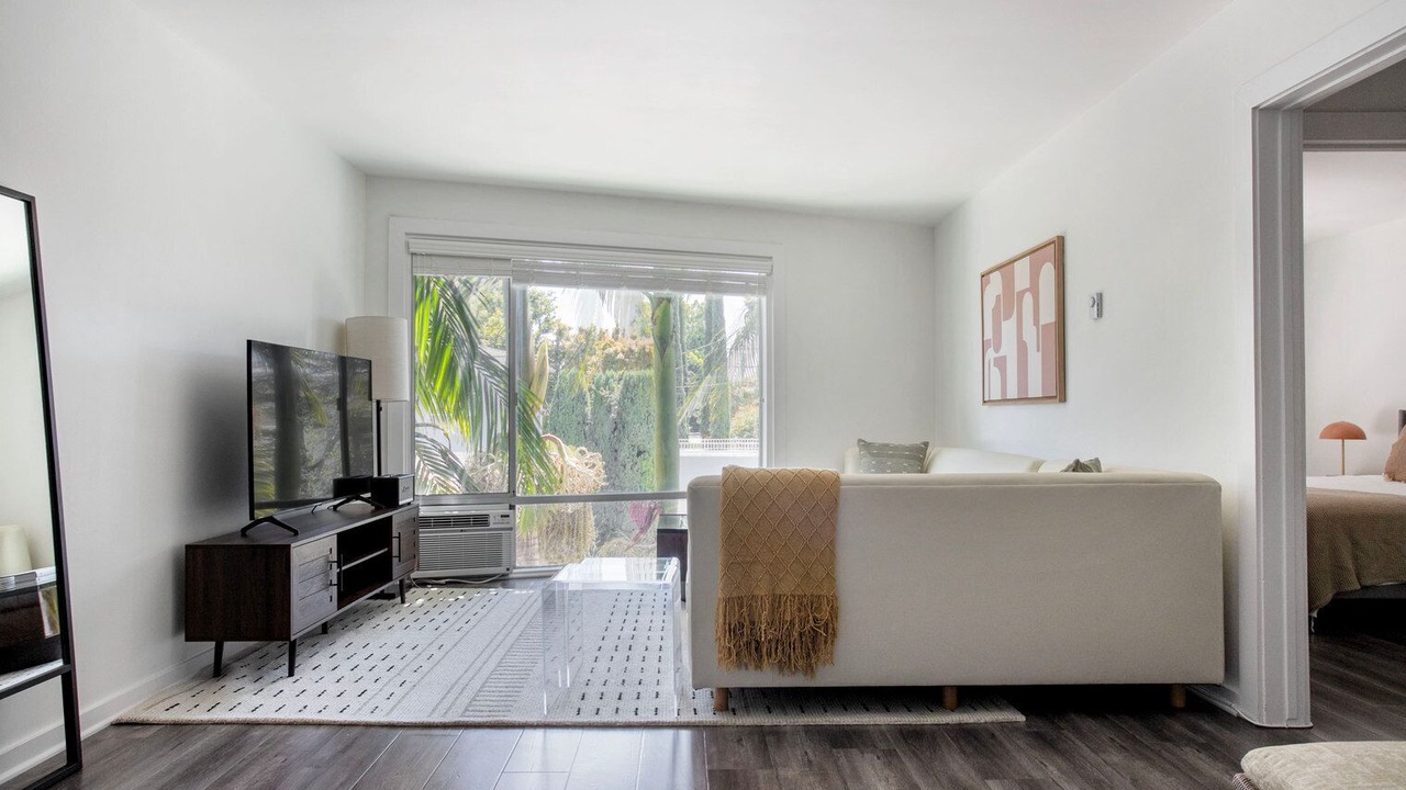 Photo of Bedroom in Miracle Mile