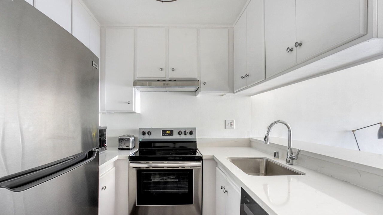 Photo of Kitchen in Miracle Mile