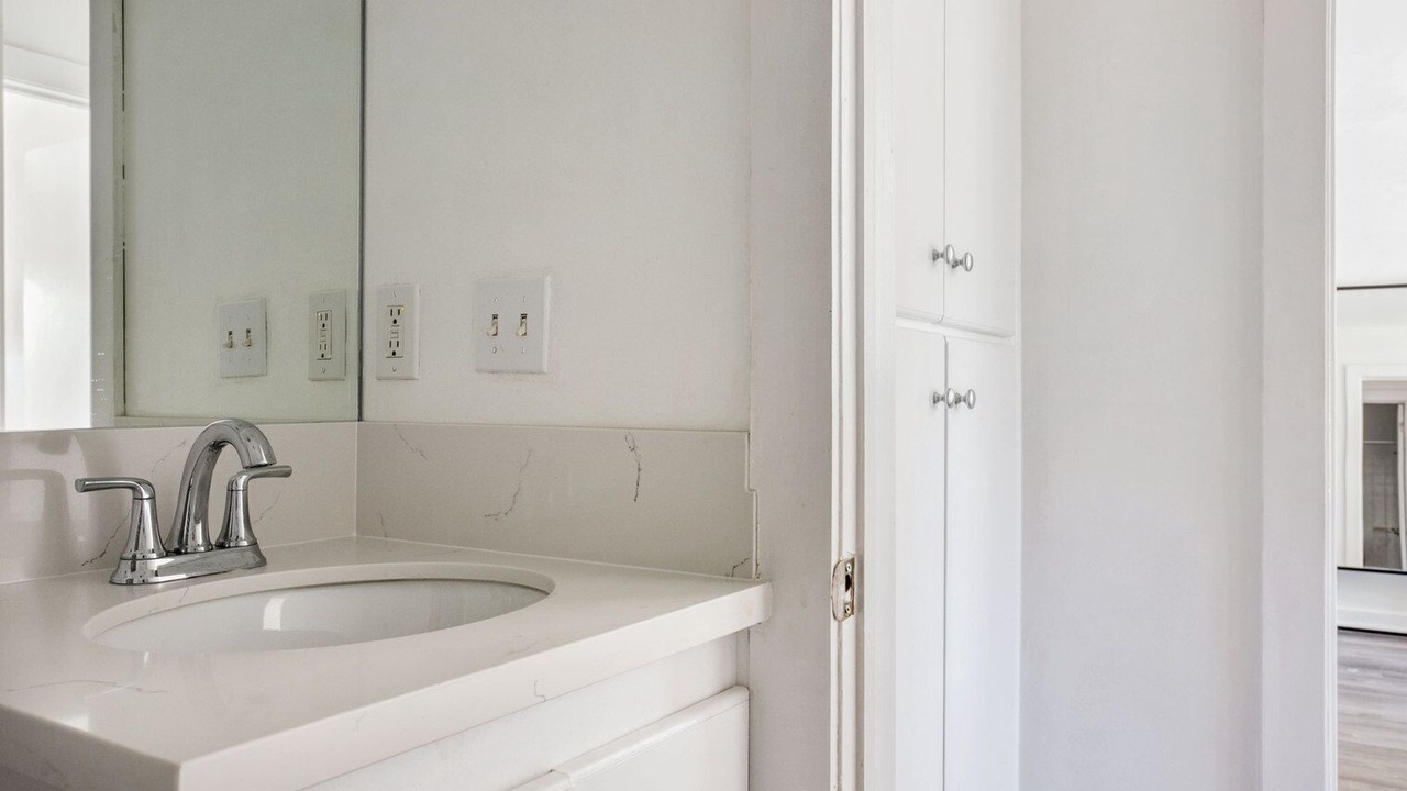 Photo of Bathroom in Miracle Mile