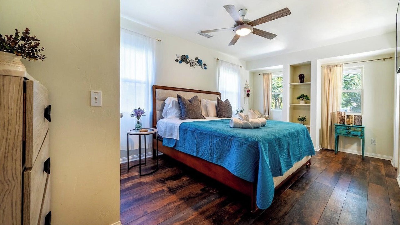 Photo of Bedroom in Downtown Riverside