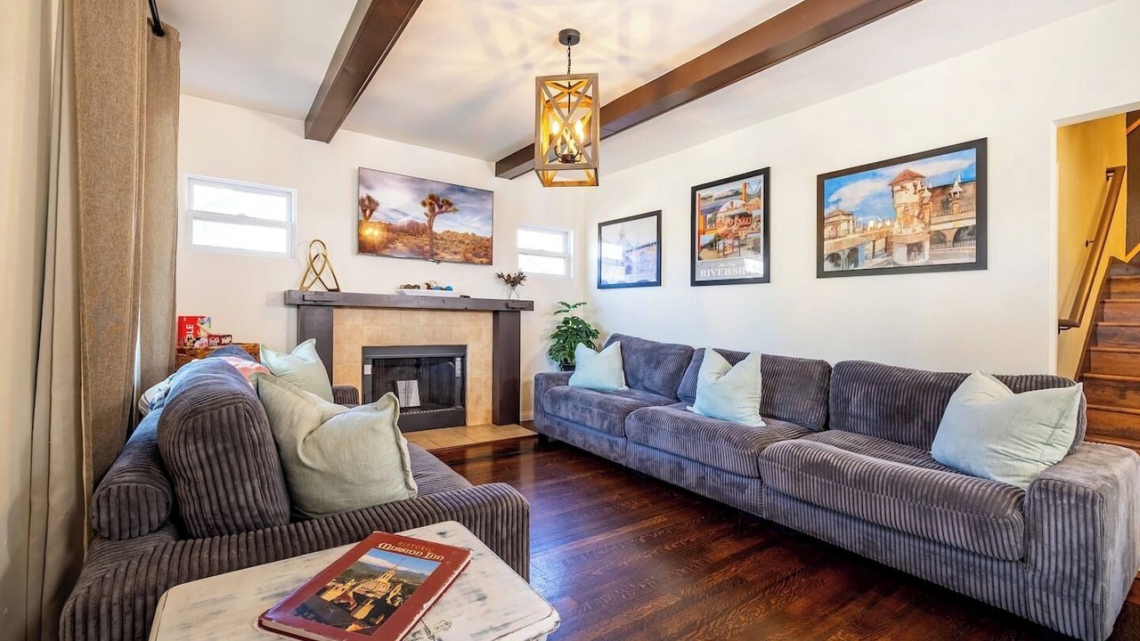 Photo of Livingroom in Downtown Riverside