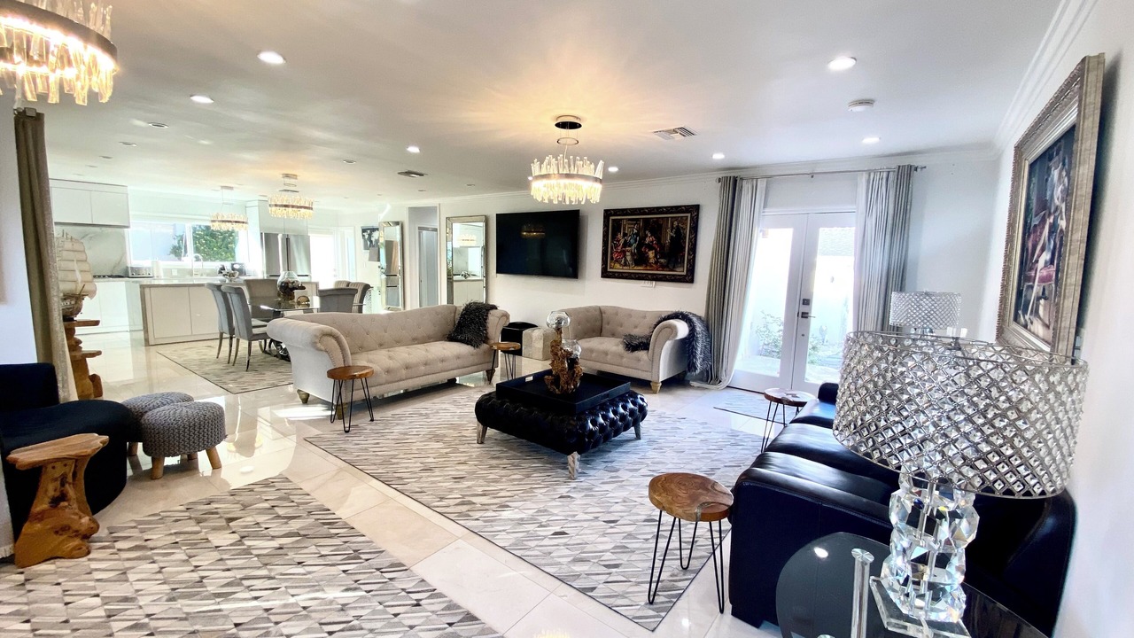 Photo of Livingroom in North Redondo