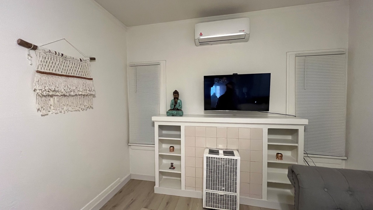 Photo of Livingroom in Alamitos Beach