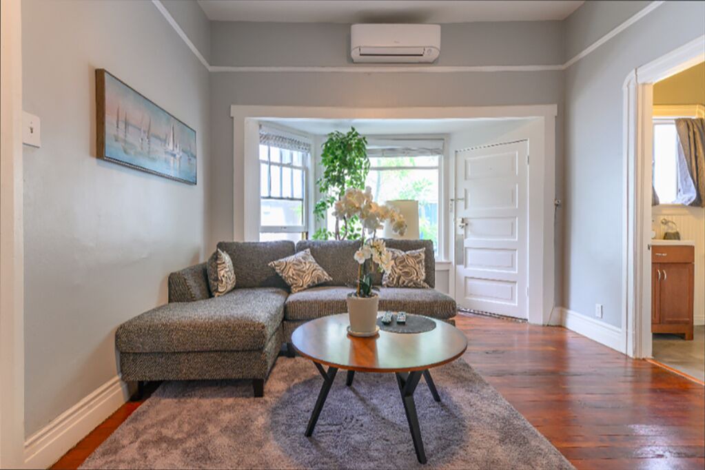 Photo of Livingroom in Pasadena