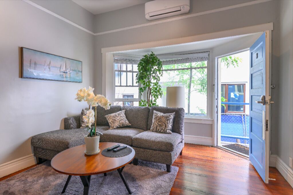 Photo of Livingroom in Pasadena