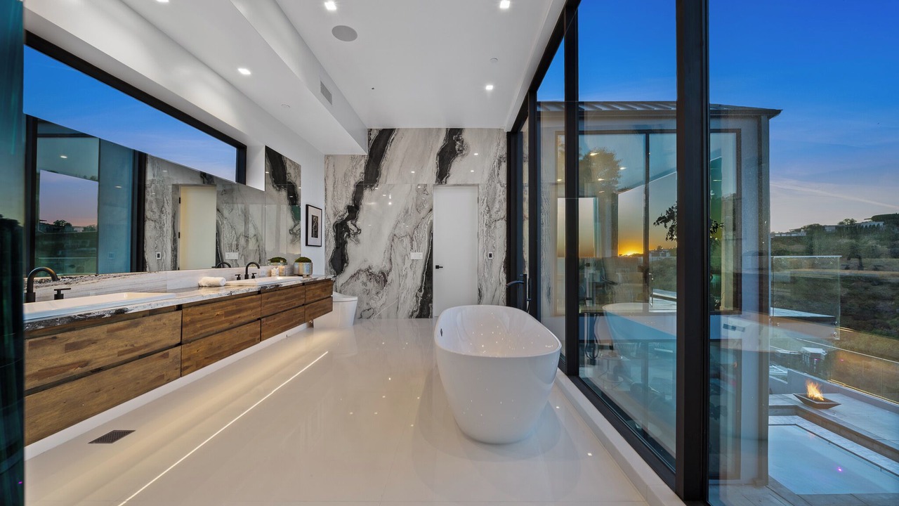 Photo of Bathroom in The Bird Streets
