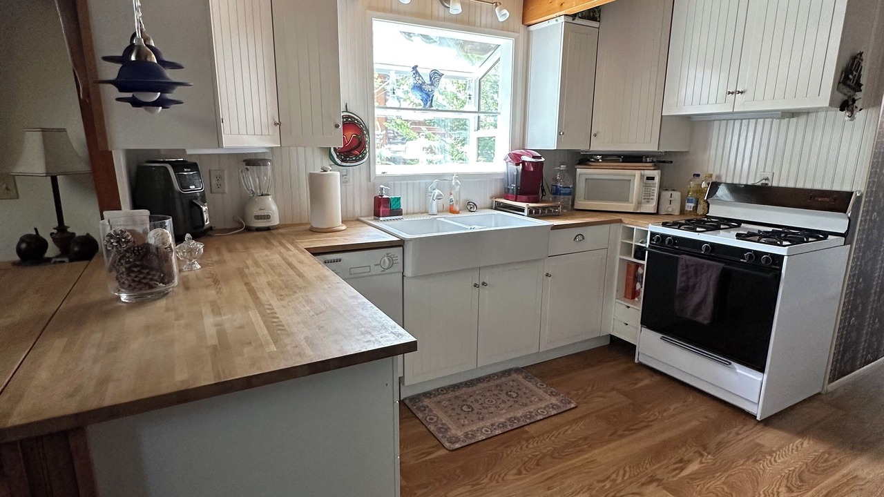 Photo of Kitchen in Green Valley Lake