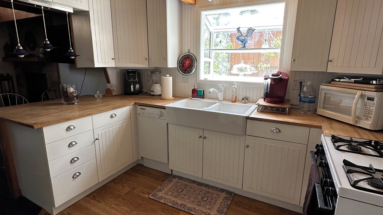 Photo of Kitchen in Green Valley Lake
