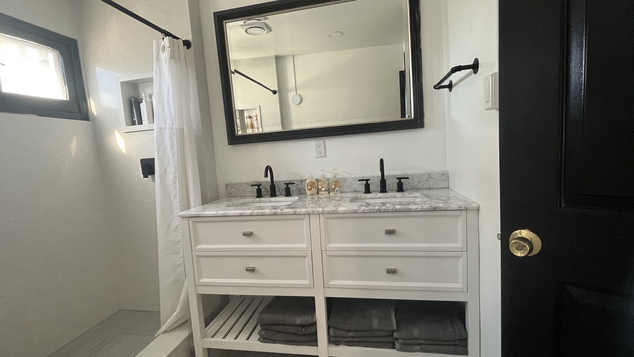 Photo of Bathroom in Downtown Riverside