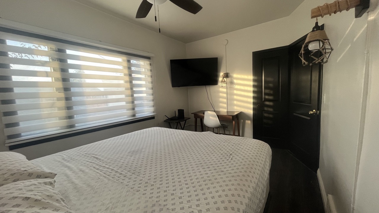Photo of Bedroom in Downtown Riverside
