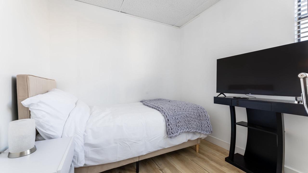 Photo of Bedroom in Mid Central