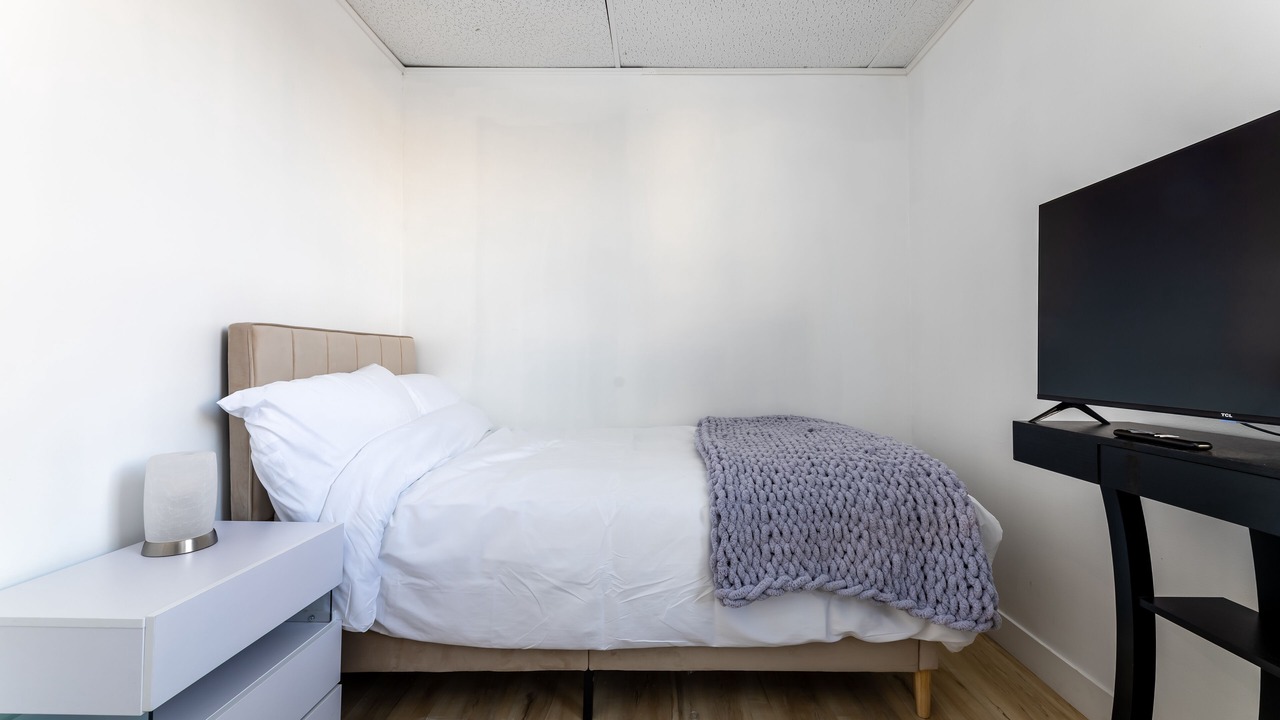 Photo of Bedroom in Mid Central