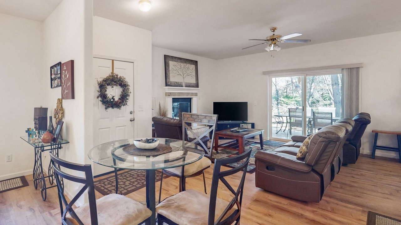 Photo of Livingroom in Bass Lake