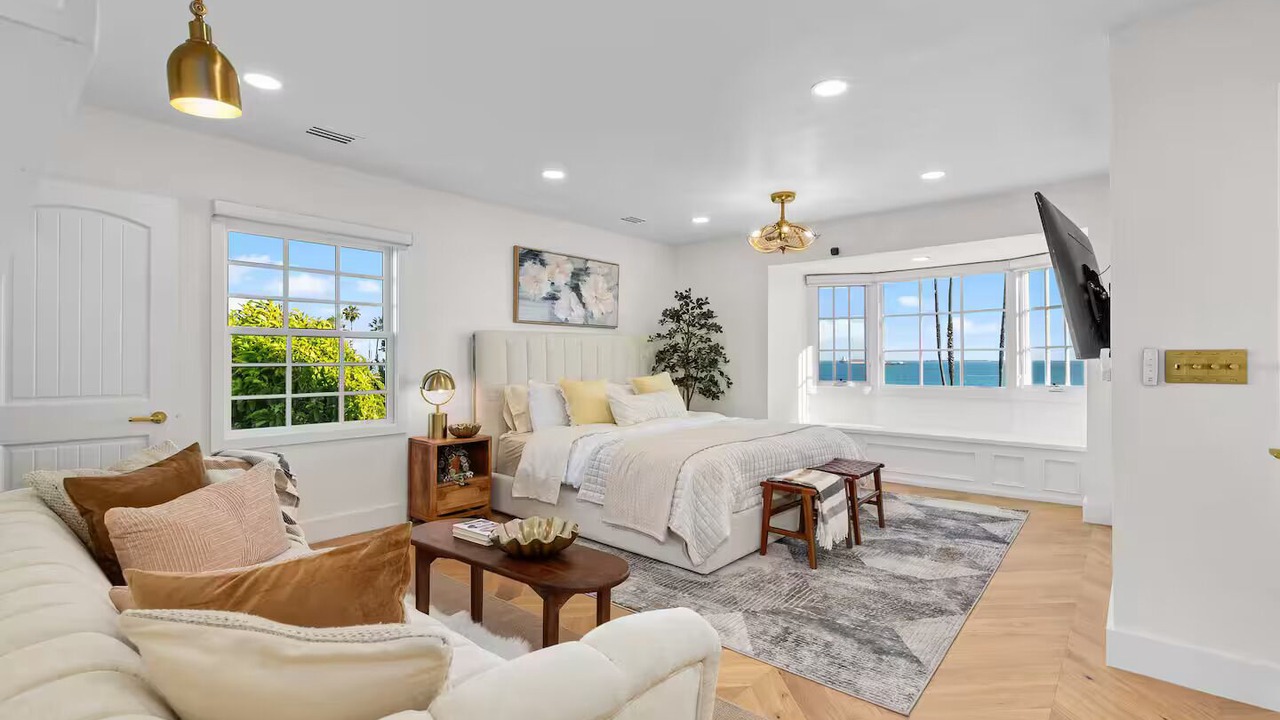 Photo of Bedroom in Harbor