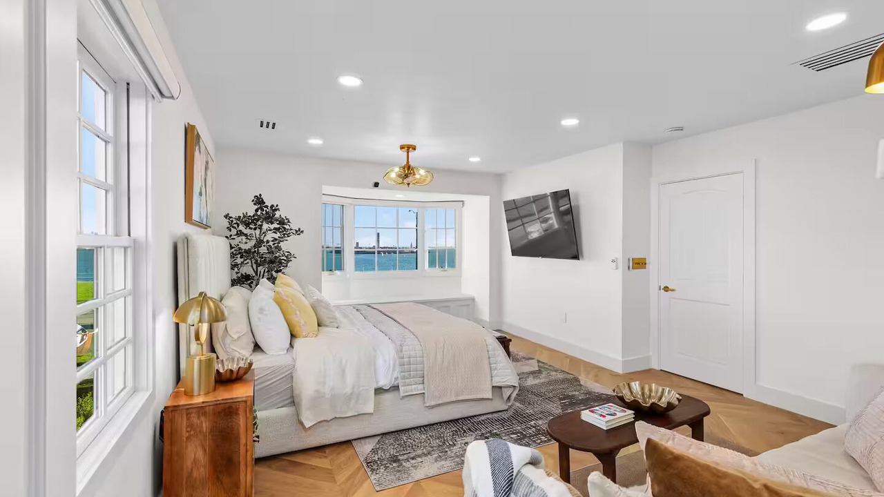 Photo of Bedroom in Harbor