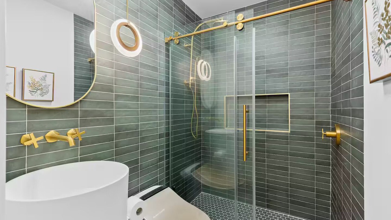Photo of Bathroom in Harbor