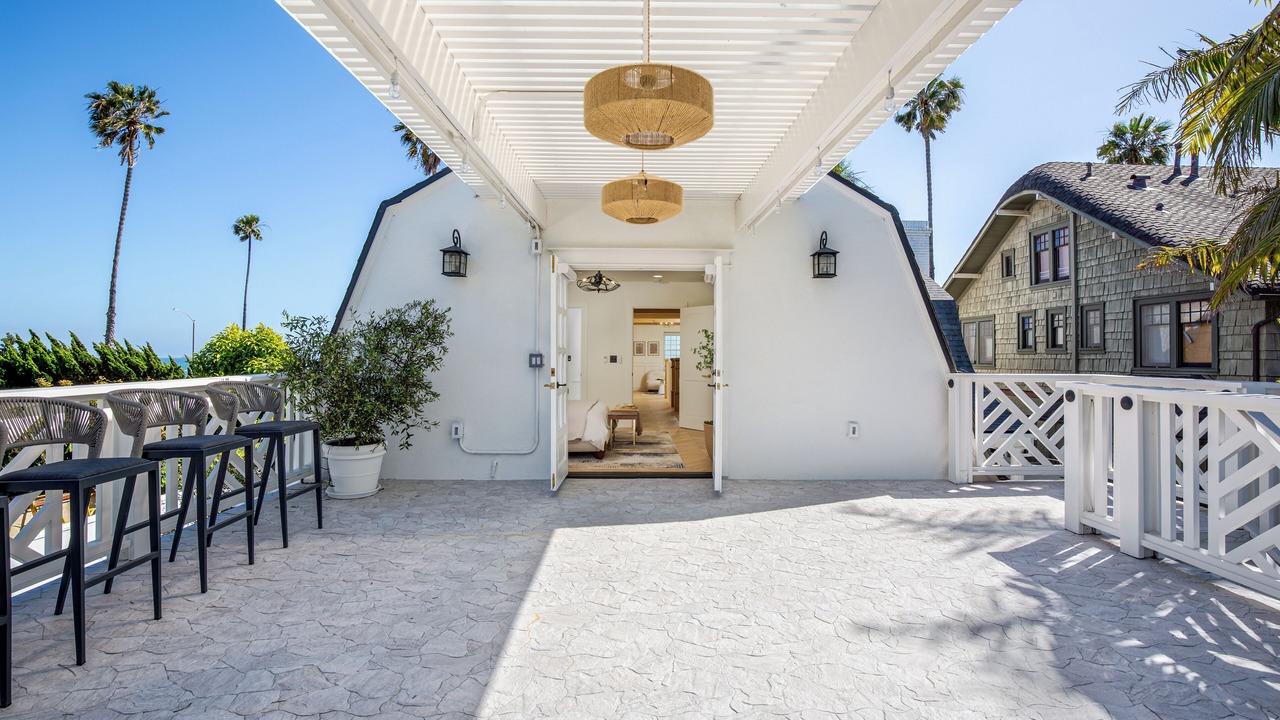 Photo of Patio Balcony in Harbor