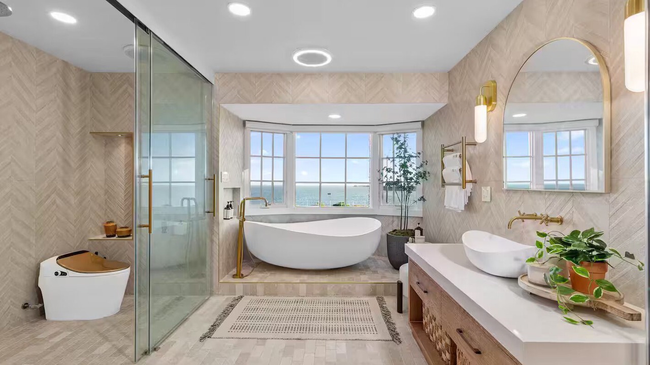 Photo of Bathroom in Harbor