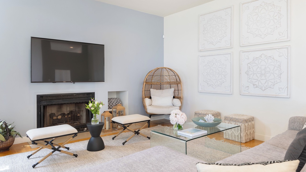 Photo of Livingroom in Western Malibu