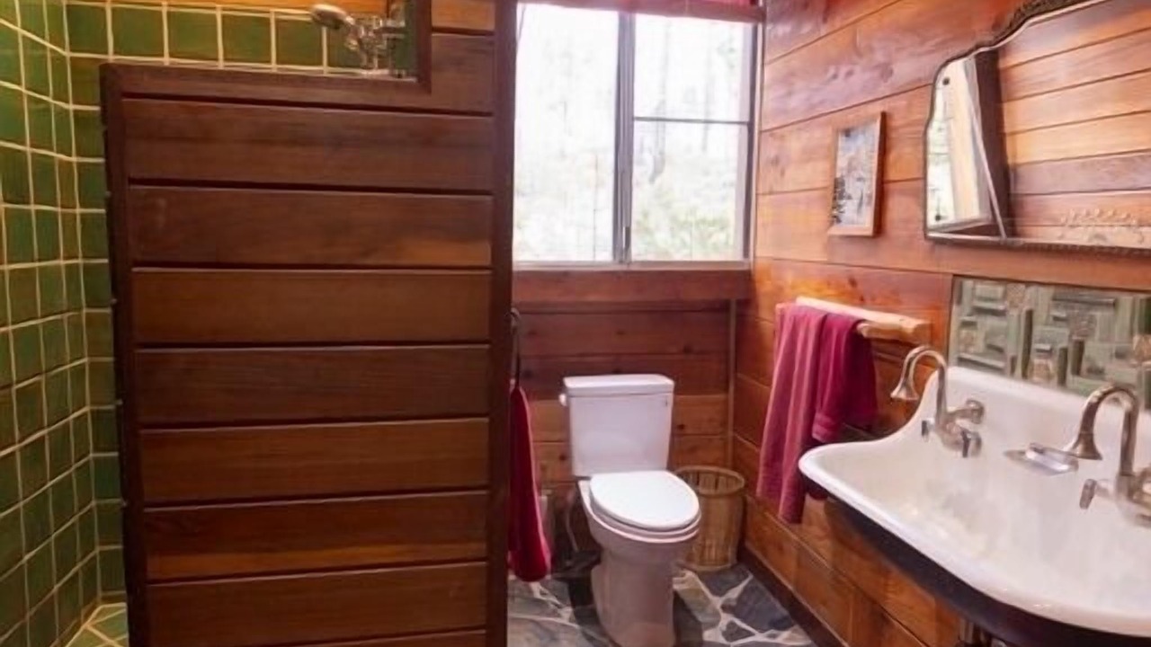 Photo of Bathroom in Groveland