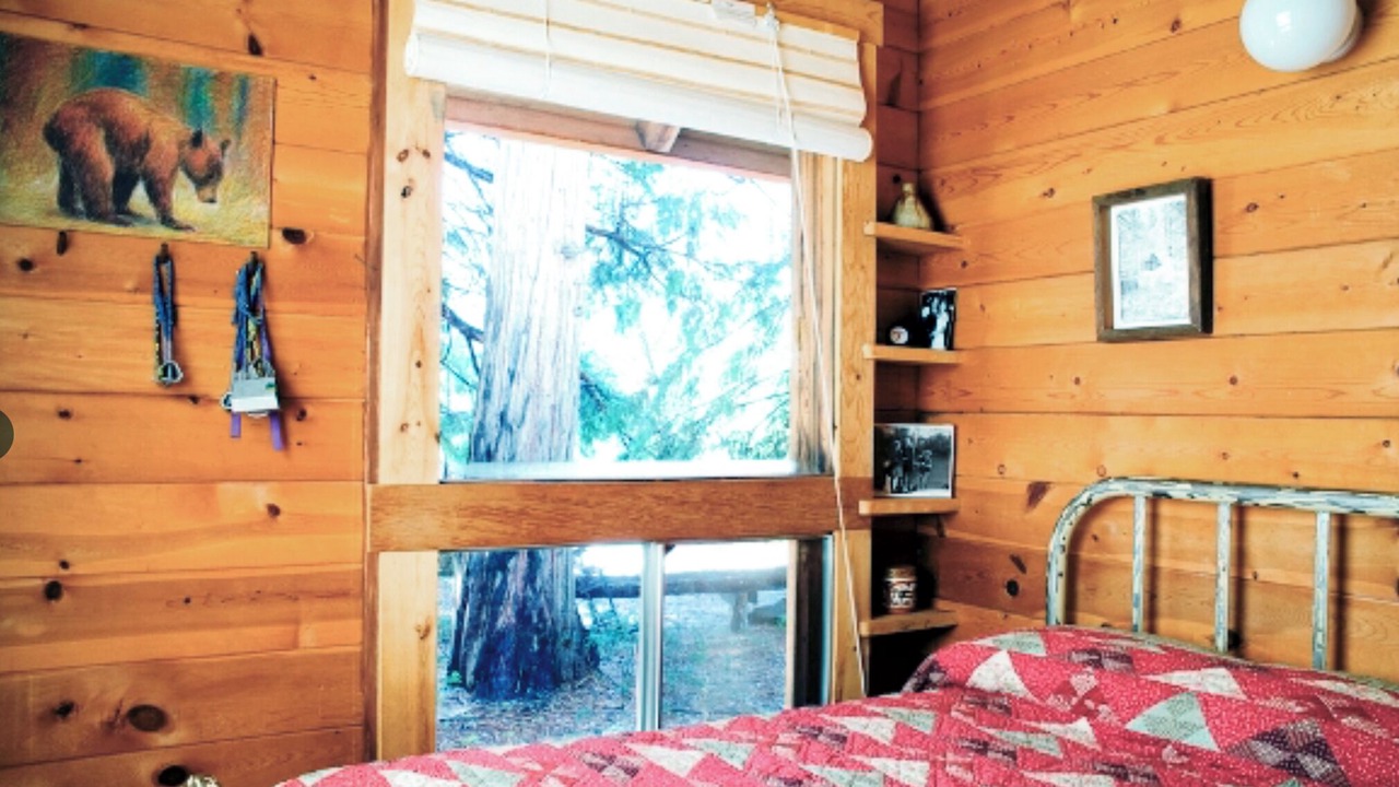 Photo of Bedroom in Groveland